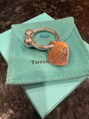Tiffany & Co. Silver Heart Tag Ring on Signature Blue Pouch